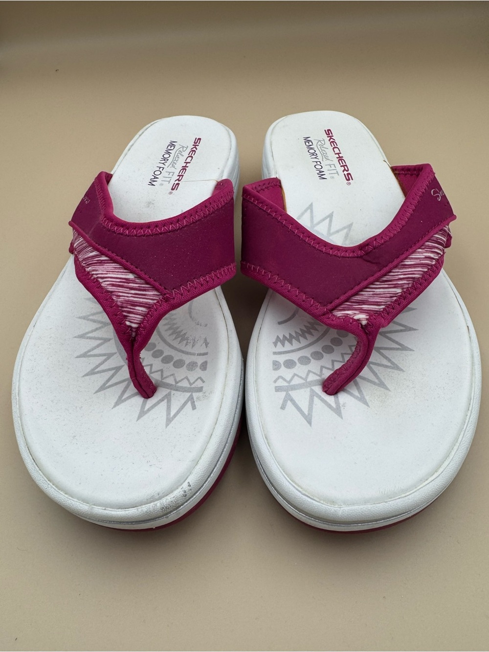 Skechers Women's Pink Memory Foam Thong Sandals size 8